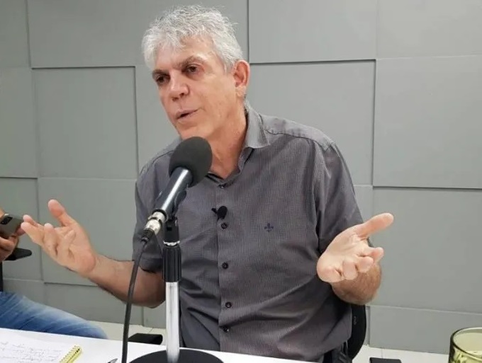 Ricardo-Coutinho-na-Radio-Pop-e1661013679263