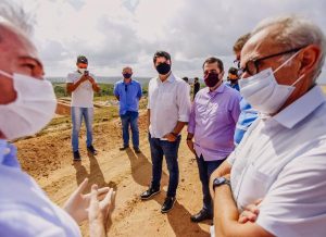 Cicero-visita-aterro_sergio-Lucena-300x218-1