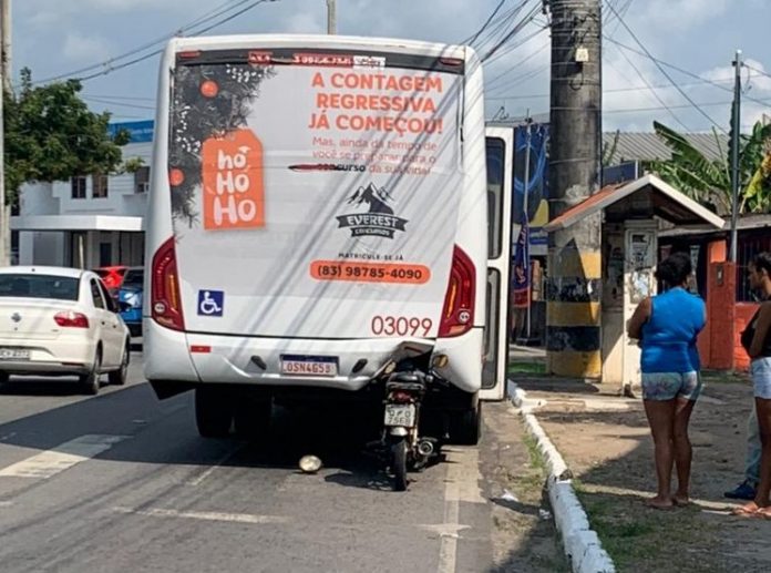 csm_MOTO_ENTROU_BUSAO_2_16a9656d65