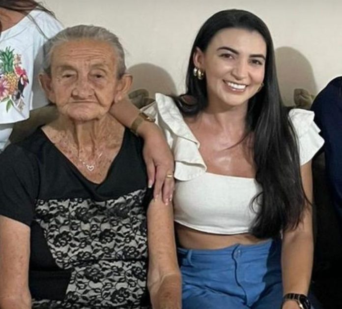 Avó de Maria Kaliane