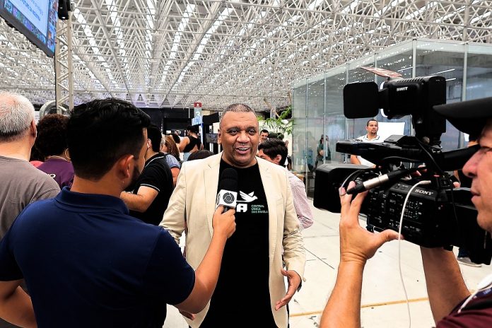 PRETO ZEZE - FOTO DE MAX BRITO