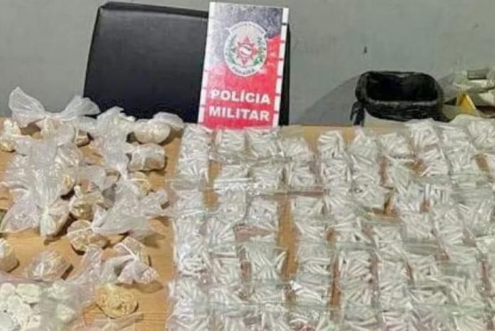 1800_pinos_de_cocaina