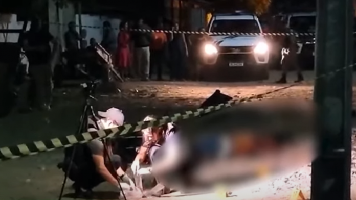 Passageiro-e-mototaxista-sao-mortos-por-mais-de-vinte-homens-armados-e-encapuzados-em-Cabedelo