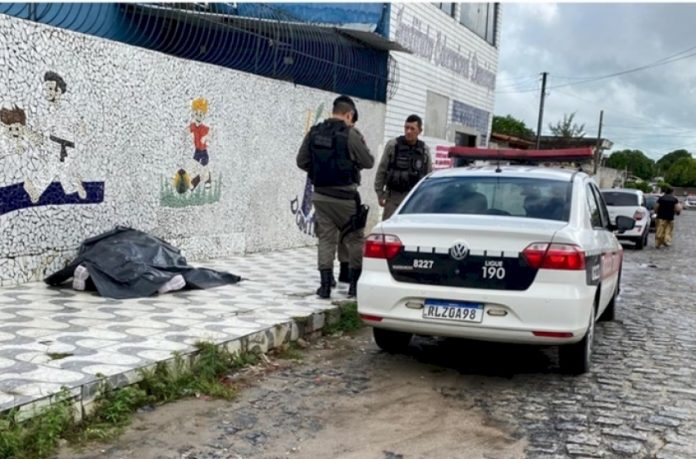 professor morto atiros por idoso