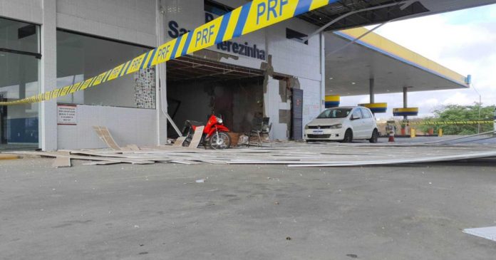 explosao-cofre-posto-santa-terezinha-campina-grande-foto-divulgacao-prf