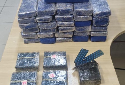 imagens_Policia-Federal-apreende-drogas-e-medicamento-de-venda-proibida-nos-Correios-na-PB