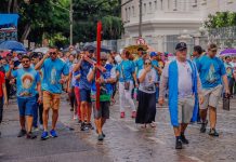 Prefeito faz percurso da Via Sacra e destaca sentimento de renovação da fé e devoção na Sexta-feira da Paixão