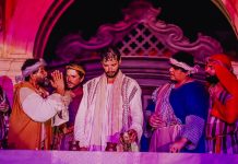 Cícero Lucena celebra sucesso do espetáculo Paixão de Cristo, destaca renovação da fé e convida população para assistir a última noite de encenação